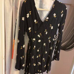 Billabong Dark Navy Blue/Black Floral Long Sleeve Wrap Mini Dress - Size Medium